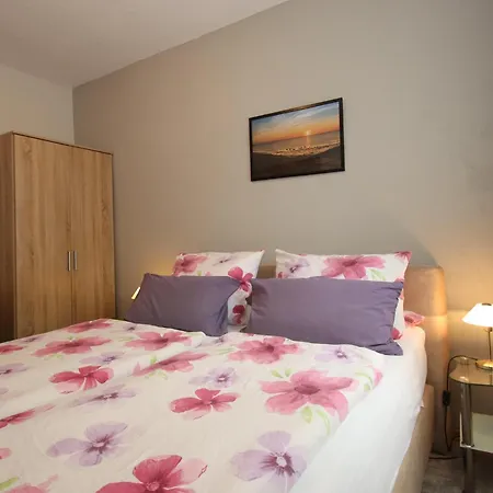 아파트 Reihenhaus In Strackholt Mit Beheiztem Pool Grossefehn