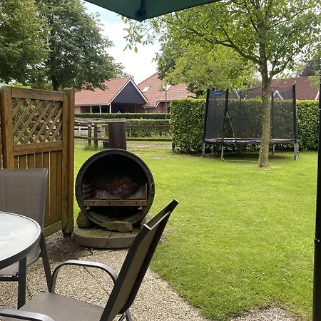 Reihenhaus In Strackholt Mit Beheiztem Pool 아파트 Grossefehn