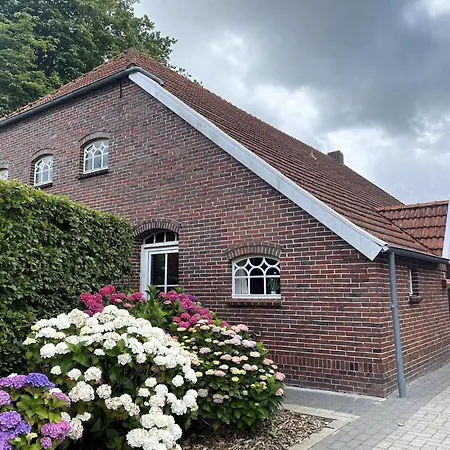 Reihenhaus In Strackholt Mit Beheiztem Pool 아파트 *