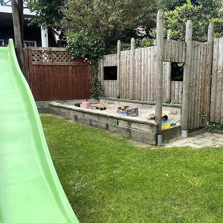 Reihenhaus In Strackholt Mit Beheiztem Pool *