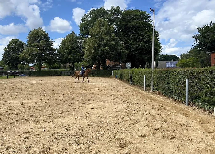 Reihenhaus In Strackholt Mit Beheiztem Pool