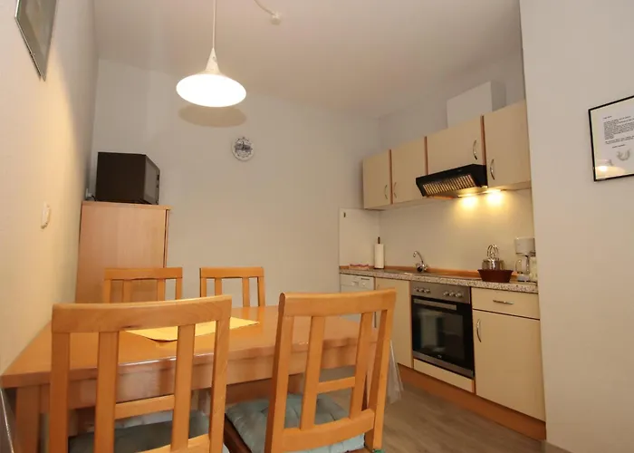 Reihenhaus In Strackholt Mit Beheiztem Pool